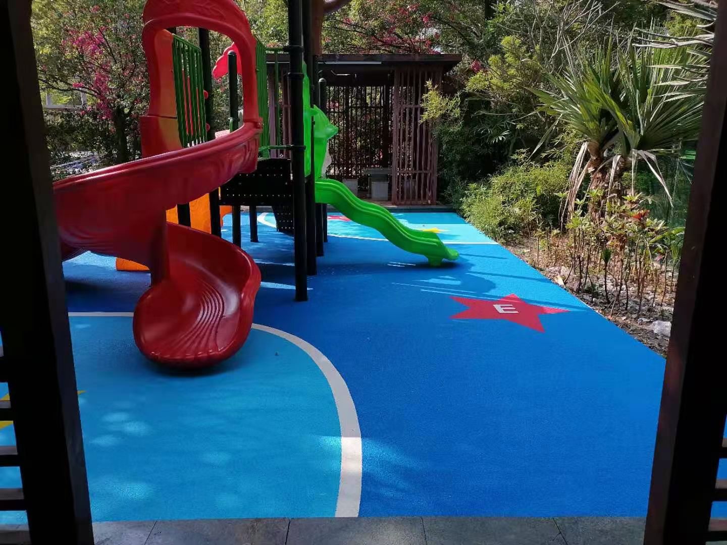幼儿园专用EPDM跑道，不黄变胶水，耐黄变胶水